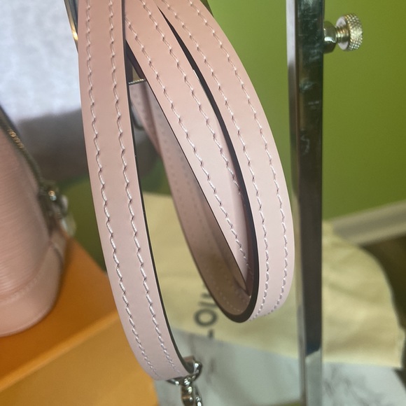 🇫🇷🌸LOUIS VUITTON✨Alma bb in Rose Ballerine Epi✨🌸 - Picture 9 of 11